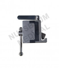 étau de fixation isolé distribué par Nussbaum